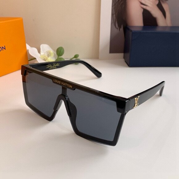 Louis Vuitton Square Black Sunglasses